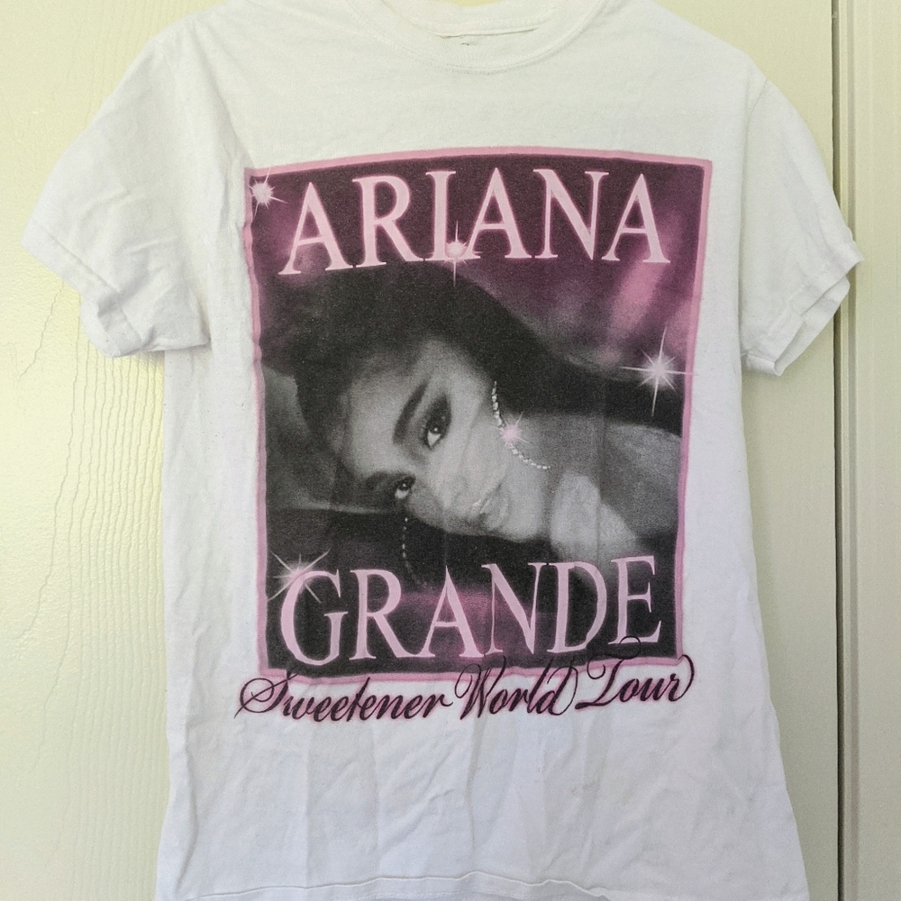 Ariana Grande SWT shirt